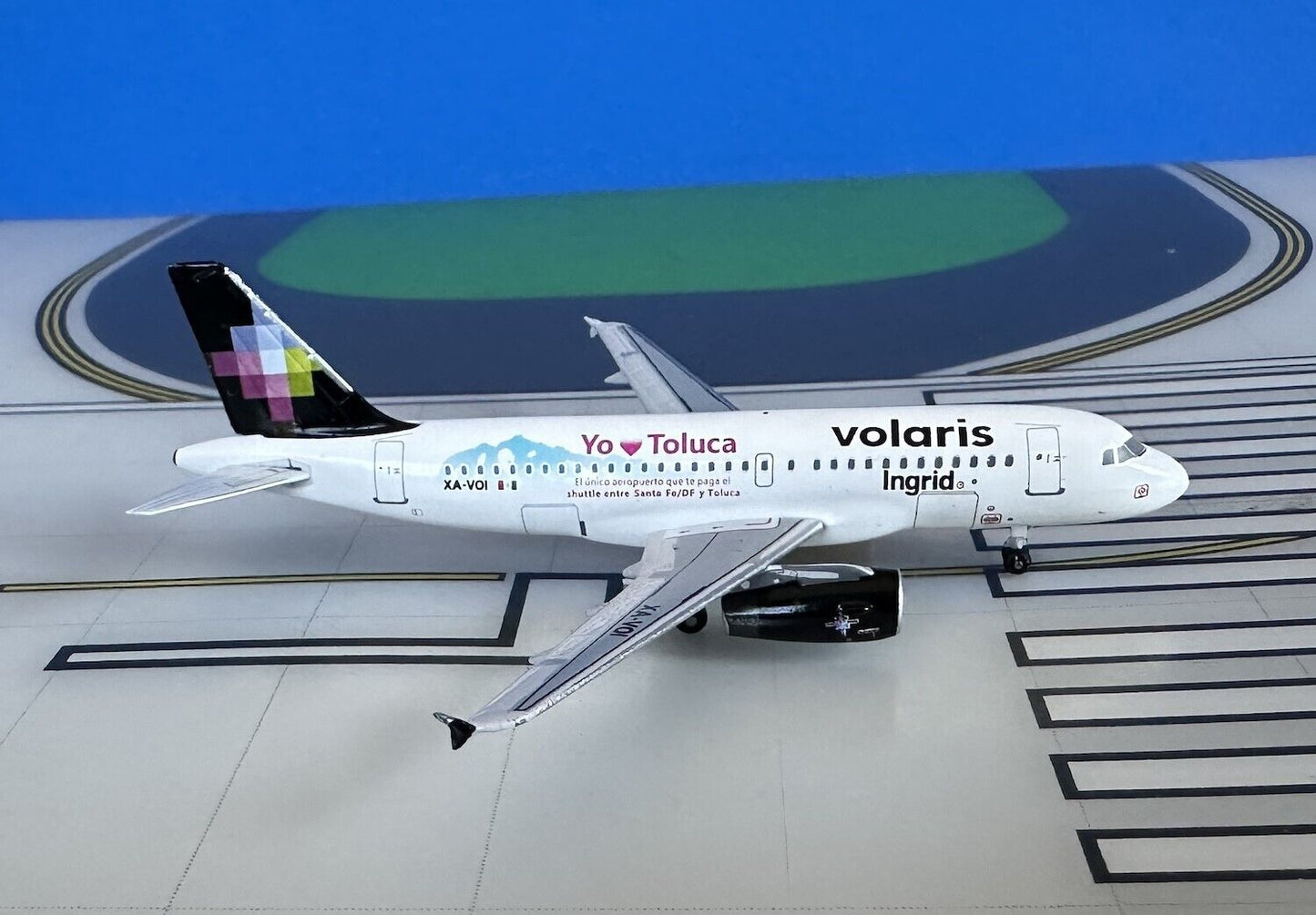 Volaris Airbus A319-132 XA-VOI Toluca 1/400 scale diecast Aeroclassics