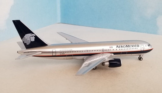 AeroMexico Boeing 767-200/ER XA-RVZ 2000s 1/400 scale diecast Aeroclassics