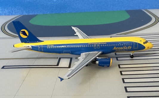 Aerosvit Ukranian Airlines Airbus A320-212 UR-DAI 1/400 diecast Aeroclassics