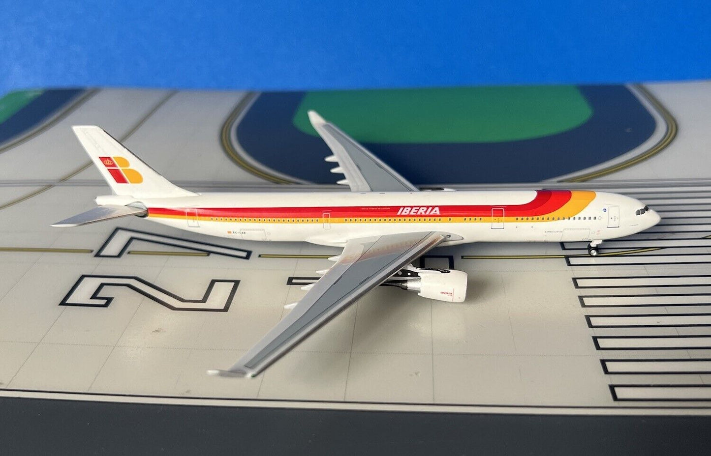 Iberia Airbus A330-300 EC-LXK 2000s colors 1/400 scale diecast Aeroclassics