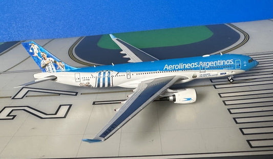 Aerolineas Argentinas Airbus A330-200 LV-FVH World Cup 1/400 scale diecast JC Wings