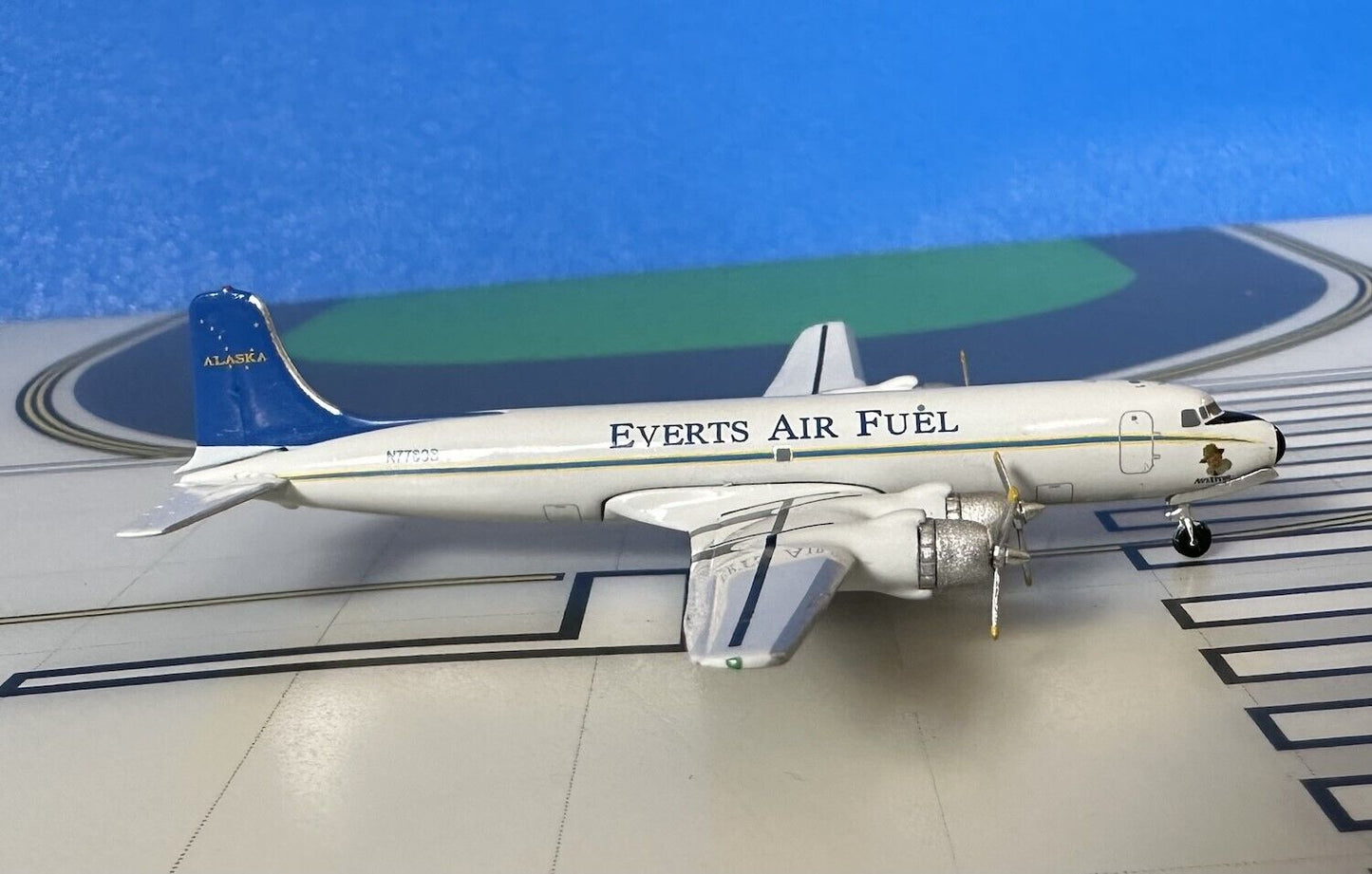 Everts Air Fuel Douglas DC-6A N7780B final 1/400 scale diecast Aeroclassics