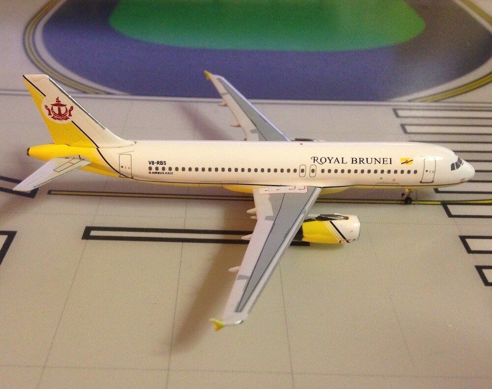 Royal Brunai Airbus A320-232 V8-RBS 1/400 scale diecast Aeroclassics