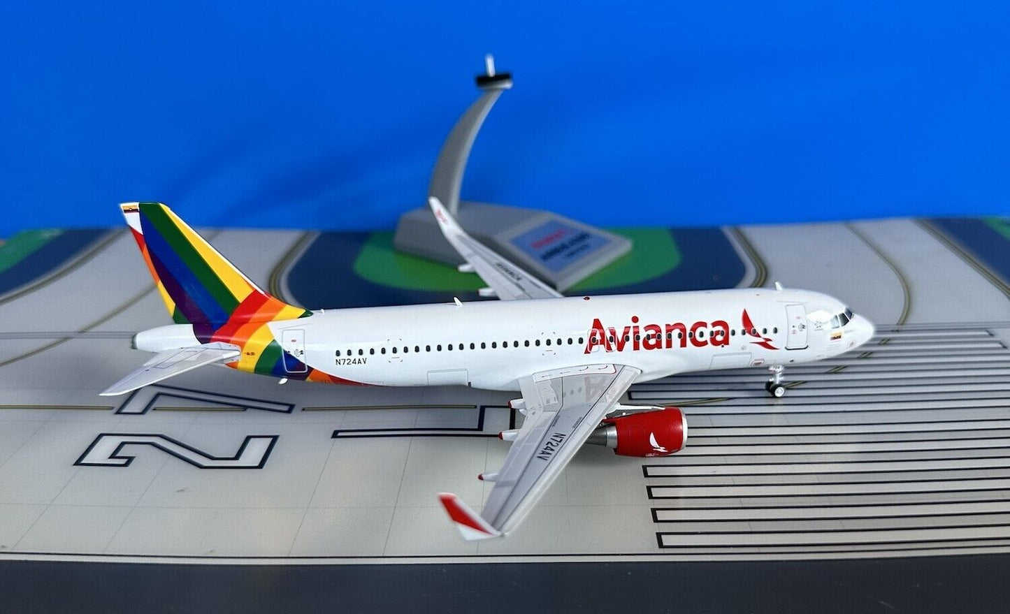 Avianca Airbus A320-214 N724AV current colors 1/200 scale diecast Inflight Model