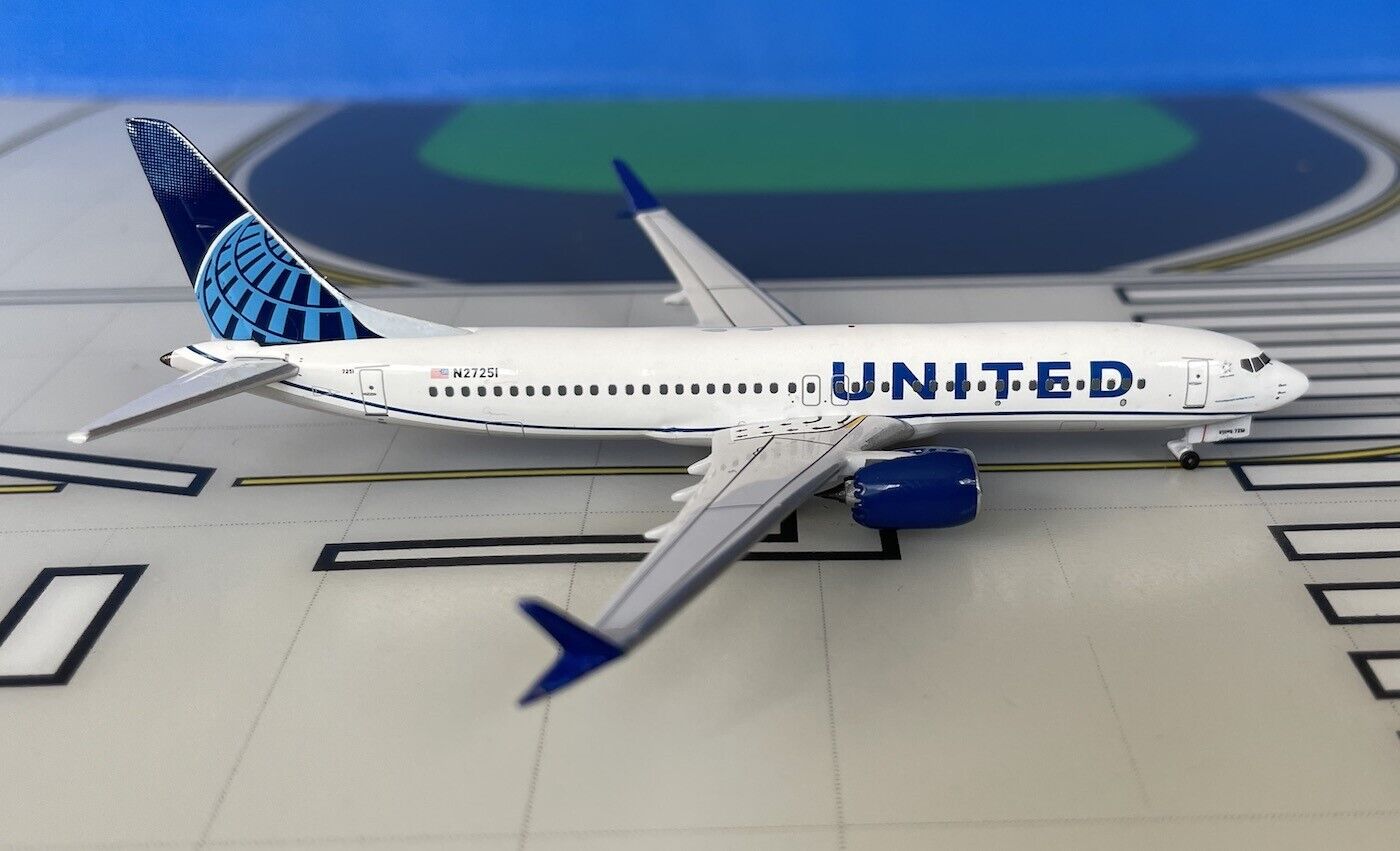 United Boeing 737 Max-8 N27251 1/400 scale diecast Aeroclassics