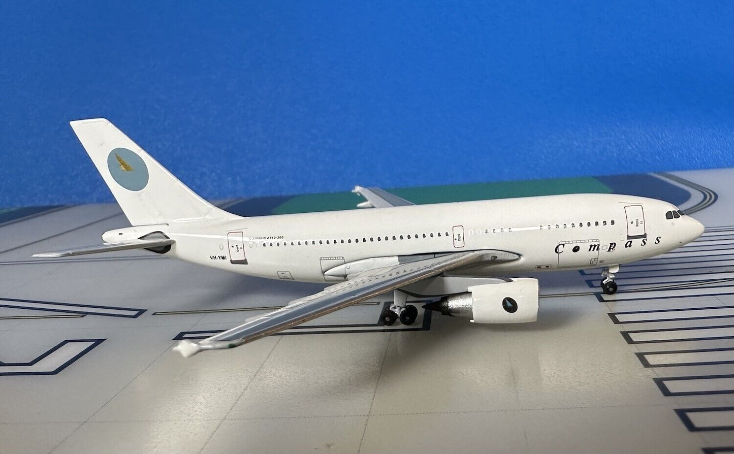 Compass Airbus A310-304 VH-YMI 1990s colors 1/400 scale diecast AeroClassics