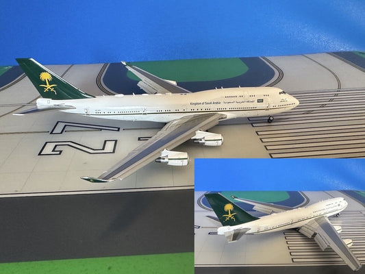 Kingdom of Saudi Arabia Boeing 747-400 HZ-HM1, Flaps down 1/400 scale diecast JC Wings