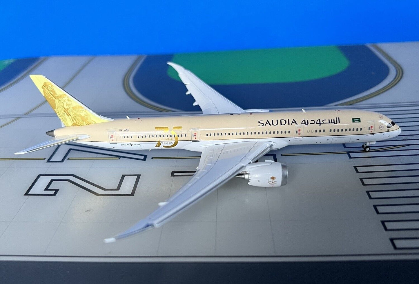 Saudia Boeing 787-9 HZ-ARE 75th, Flaps down 1/400 scale diecast JC Wings Models